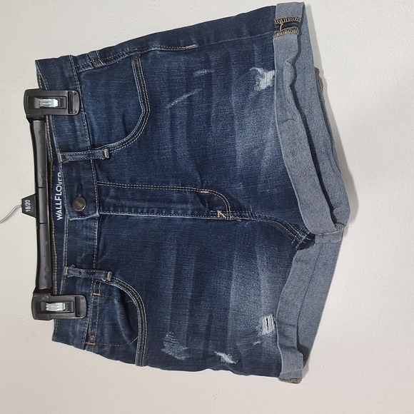 Wallflower Classic Blue Denim Shorts Legendary Fit Size 3 - Picture 1 of 7